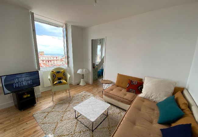 Apartment in Biarritz - ODYSEE DE PI - T3 vue Océan a 180°- Coeur de Btz Apartment in Biarritz - ODYSEE DE PI - T3 vue Océan a 180°- Coeur de Btz