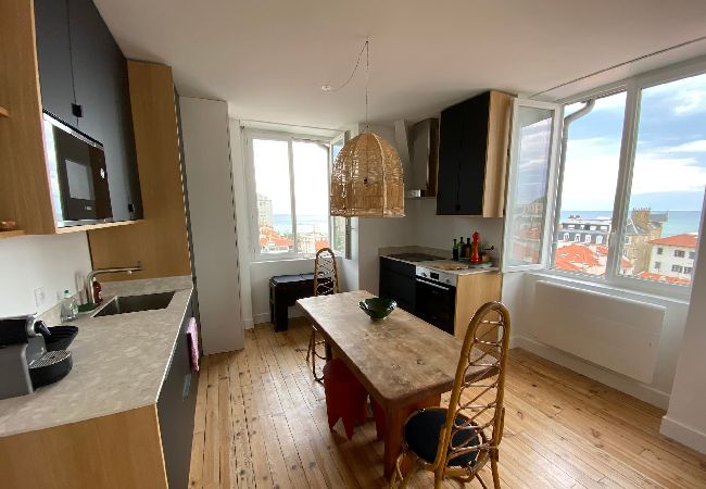 Apartment in Biarritz - ODYSEE DE PI - T3 vue Océan a 180°- Coeur de Btz Apartment in Biarritz - ODYSEE DE PI - T3 vue Océan a 180°- Coeur de Btz