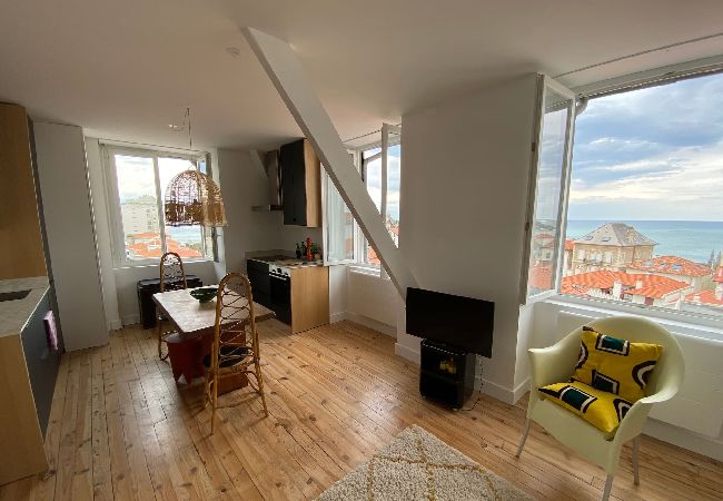 Apartment in Biarritz - ODYSEE DE PI - T3 vue Océan a 180°- Coeur de Btz Apartment in Biarritz - ODYSEE DE PI - T3 vue Océan a 180°- Coeur de Btz