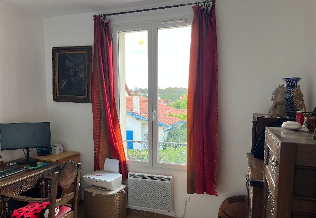 House in Biarritz - MARINE - vue mer et jardin- Côte des basques House in Biarritz - MARINE - vue mer et jardin- Côte des basques