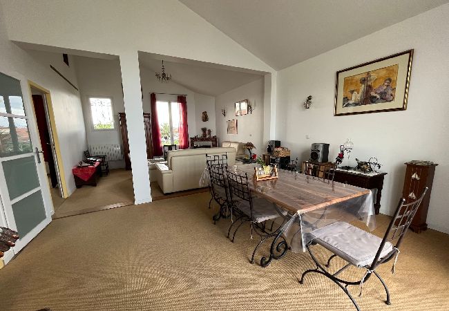 House in Biarritz - MARINE - vue mer et jardin- Côte des basques House in Biarritz - MARINE - vue mer et jardin- Côte des basques