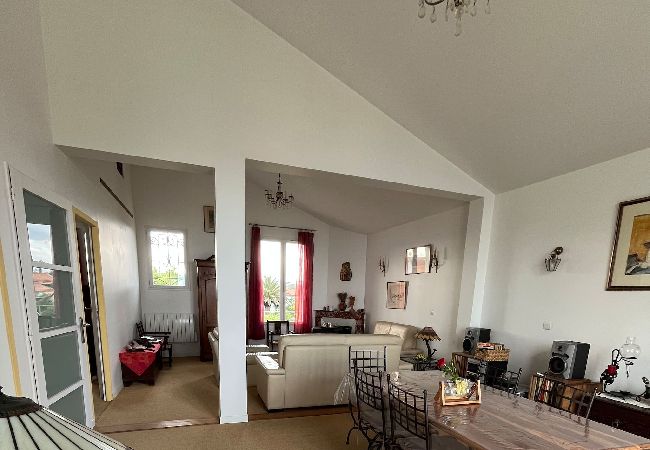 House in Biarritz - MARINE - vue mer et jardin- Côte des basques House in Biarritz - MARINE - vue mer et jardin- Côte des basques